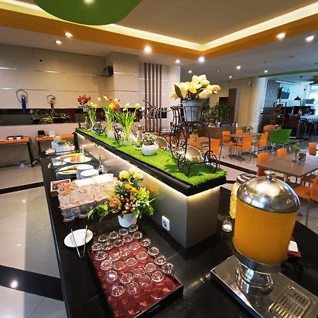 Halogen Hotel Airport Surabaya Sidoarjo Exteriör bild