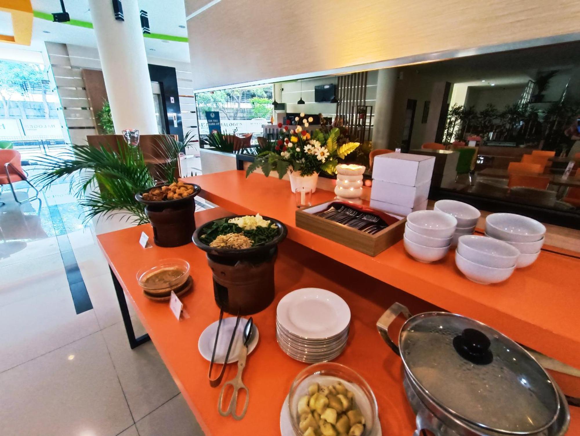 Halogen Hotel Airport Surabaya Sidoarjo Exteriör bild