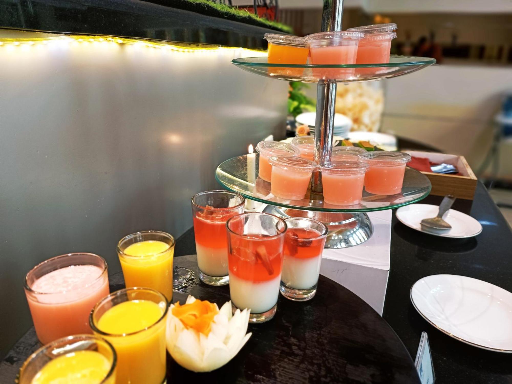 Halogen Hotel Airport Surabaya Sidoarjo Exteriör bild