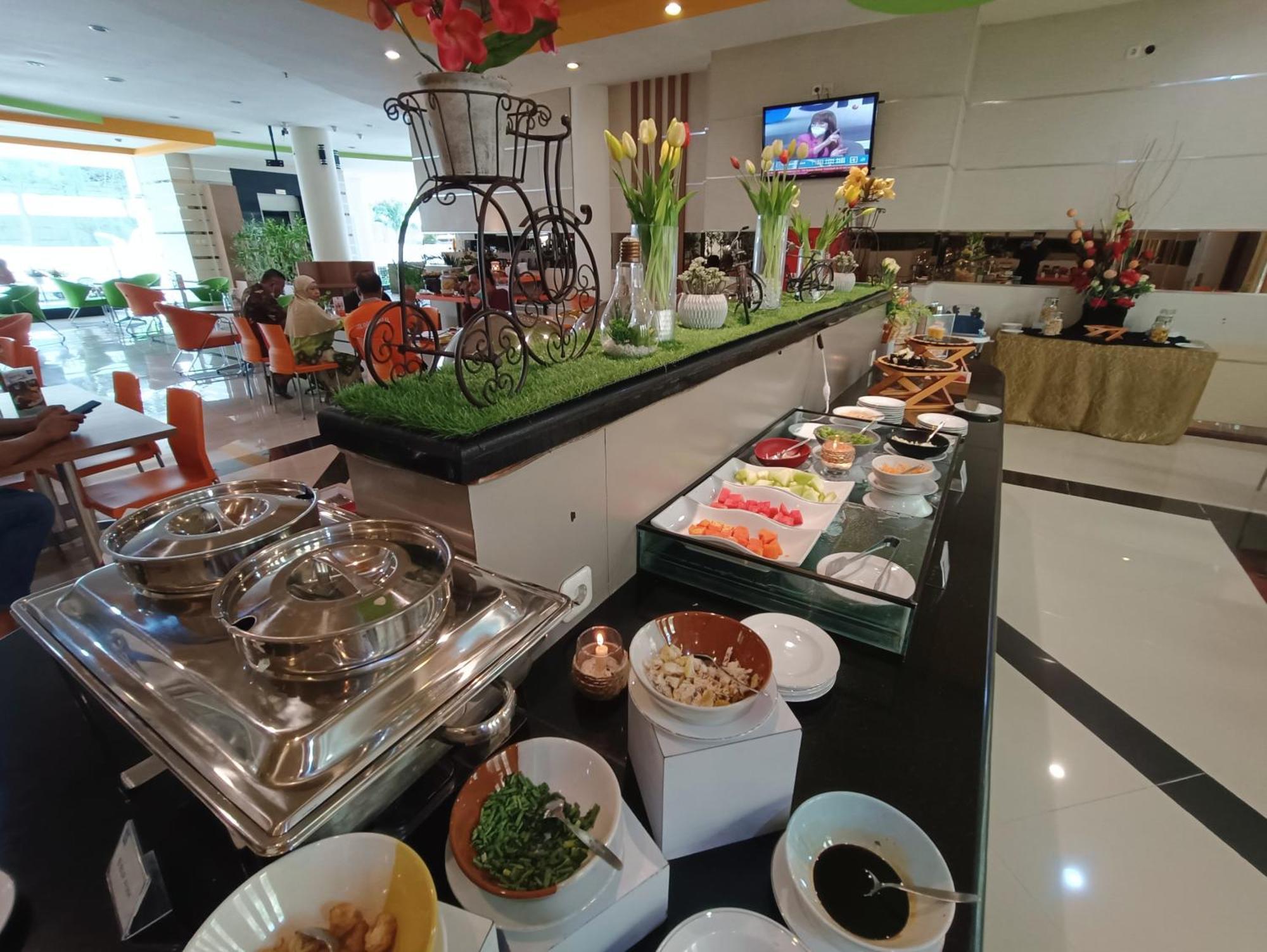 Halogen Hotel Airport Surabaya Sidoarjo Exteriör bild