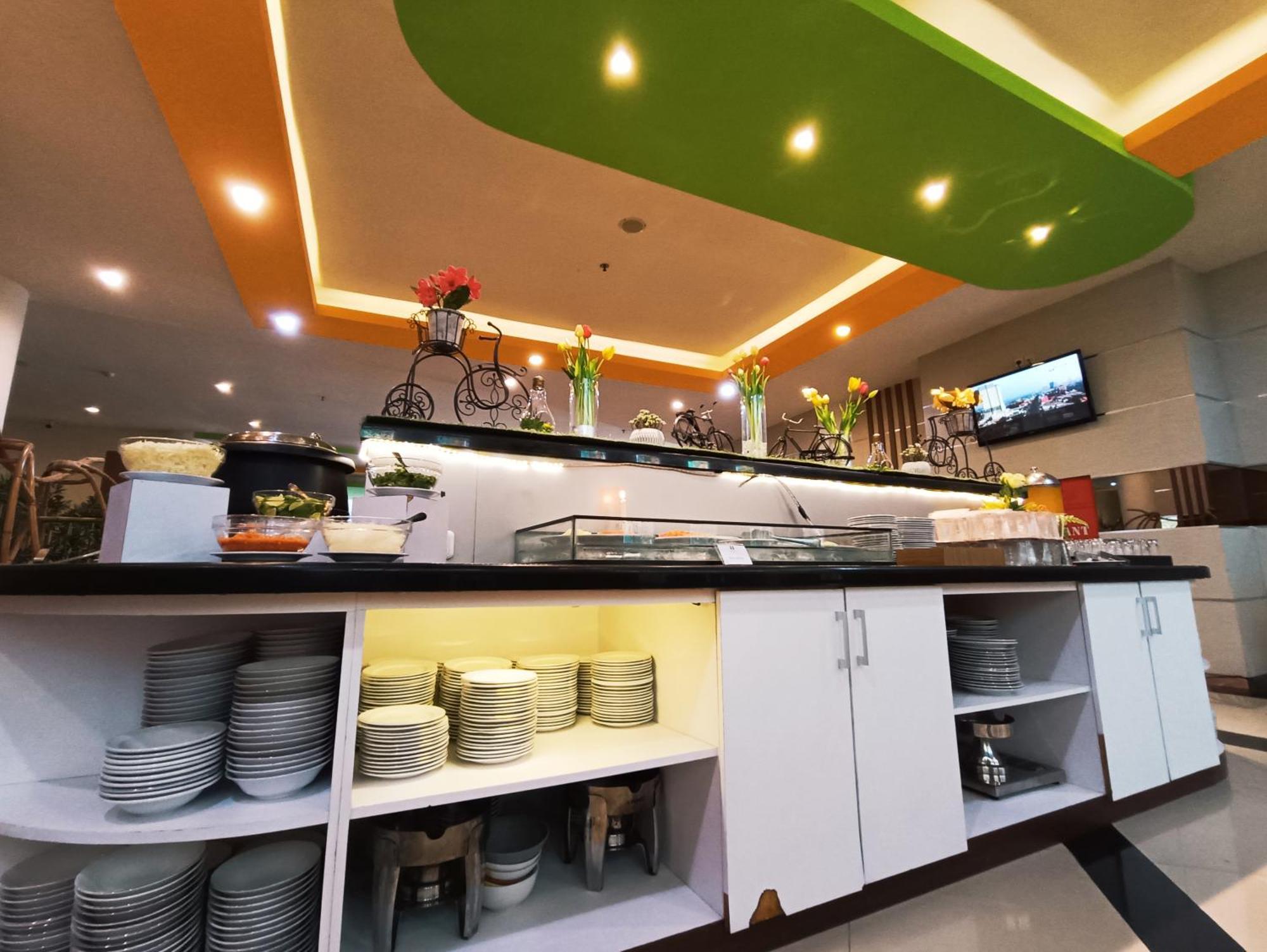 Halogen Hotel Airport Surabaya Sidoarjo Exteriör bild