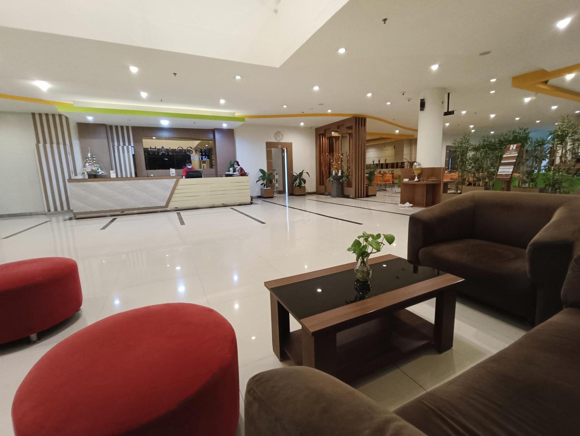 Halogen Hotel Airport Surabaya Sidoarjo Exteriör bild
