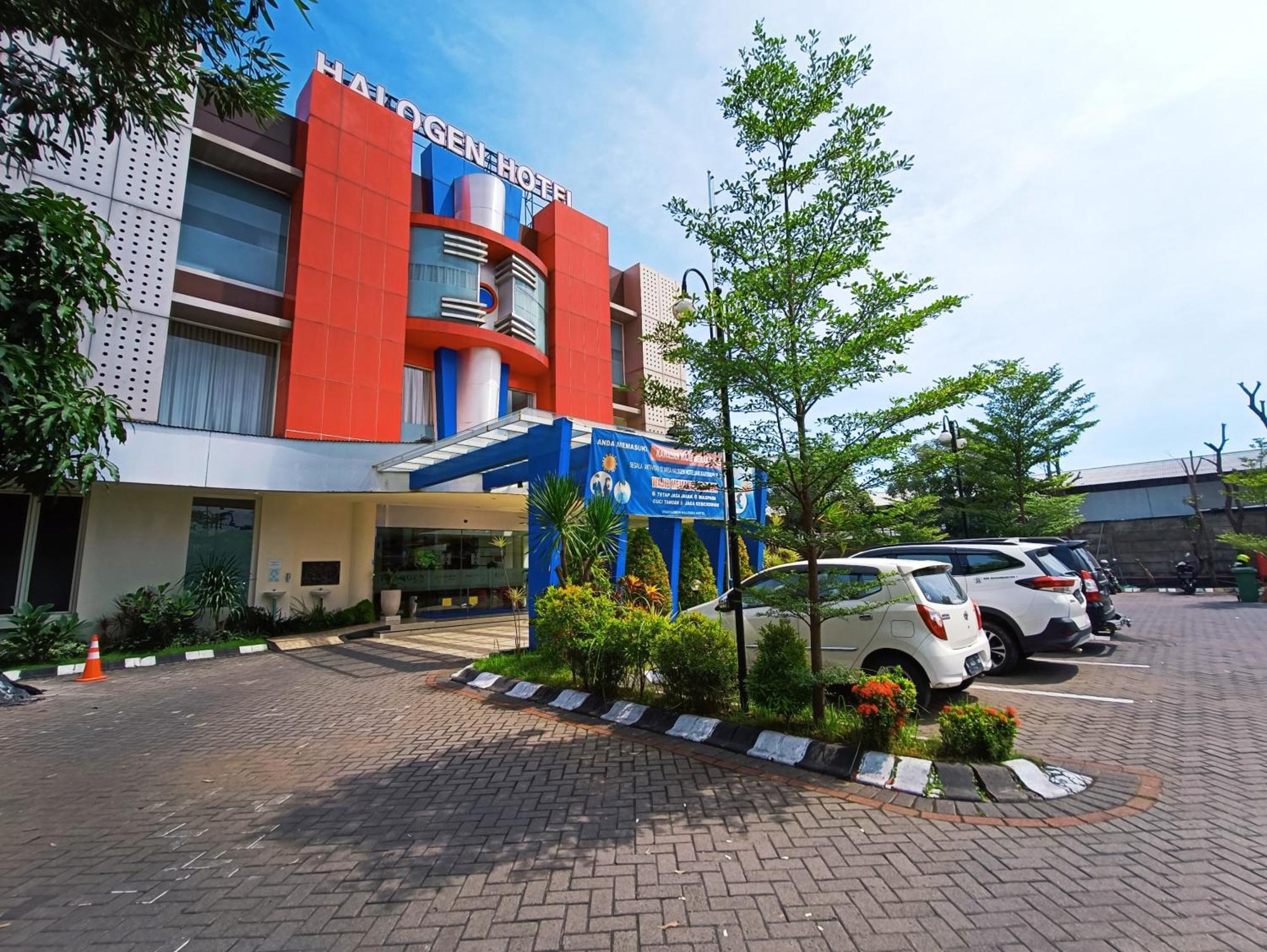 Halogen Hotel Airport Surabaya Sidoarjo Exteriör bild
