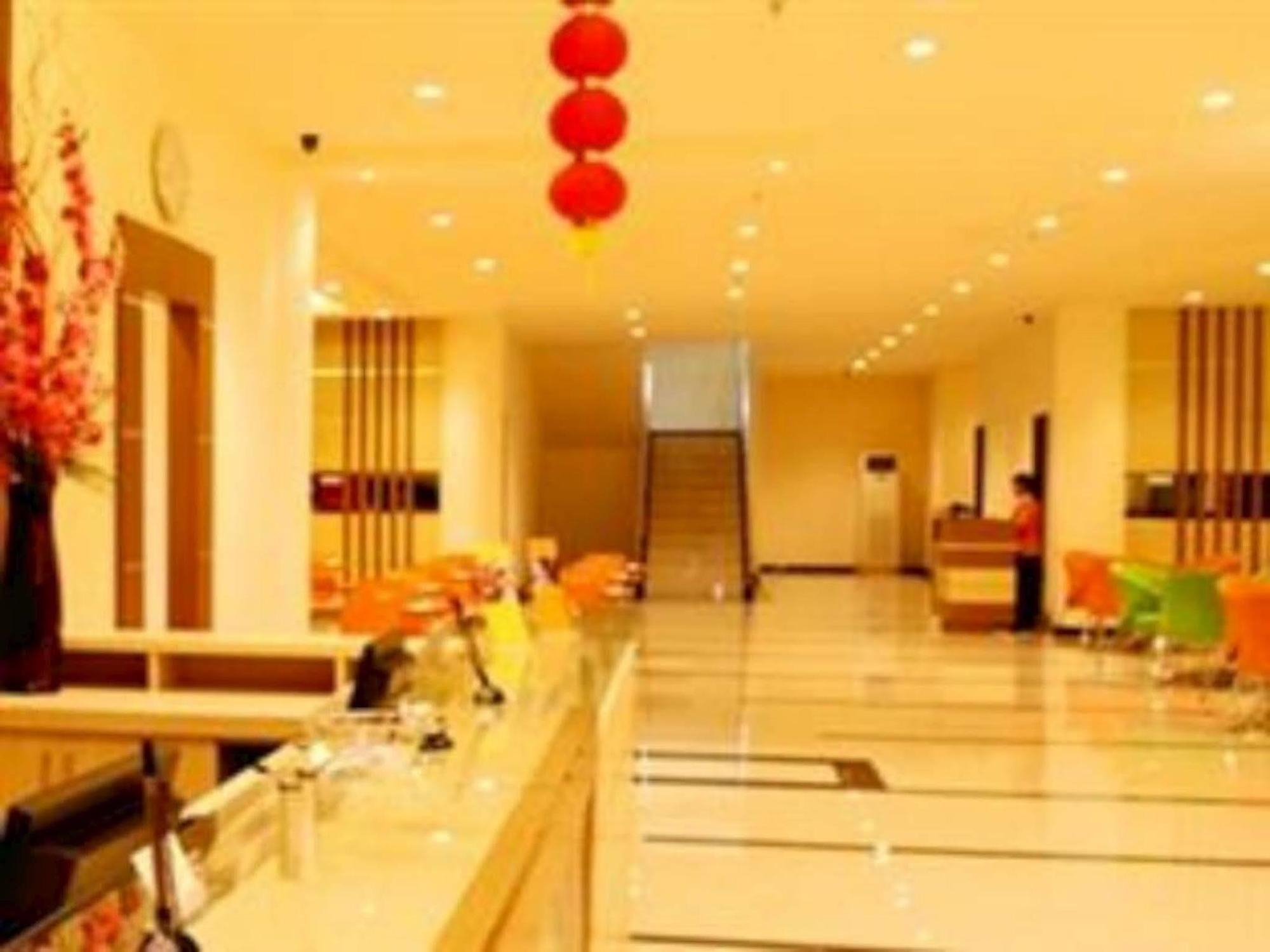 Halogen Hotel Airport Surabaya Sidoarjo Exteriör bild