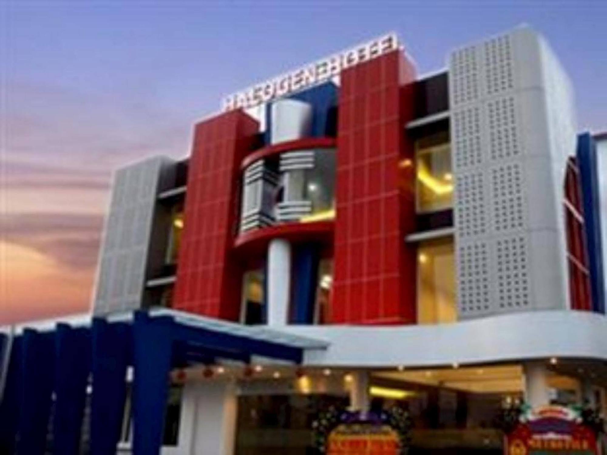 Halogen Hotel Airport Surabaya Sidoarjo Exteriör bild