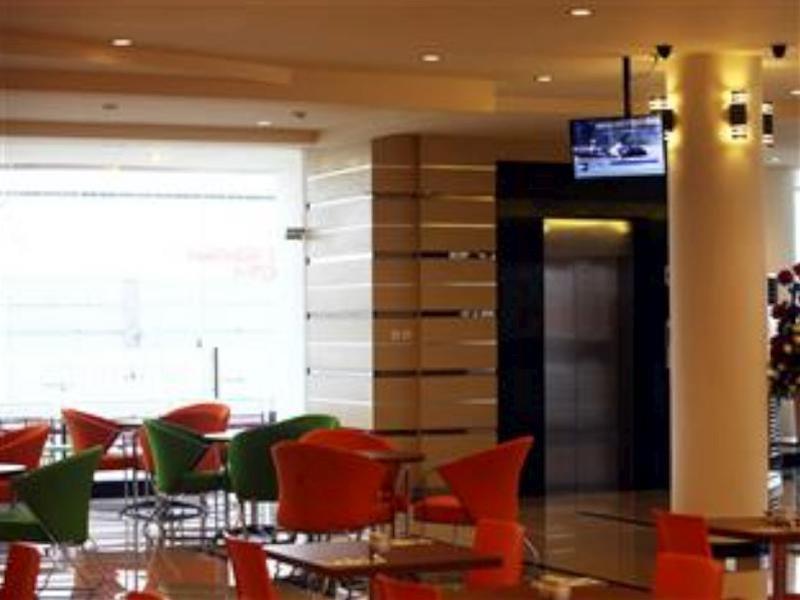 Halogen Hotel Airport Surabaya Sidoarjo Exteriör bild